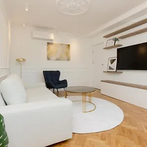 In The Centre Of By Renters Warszawa